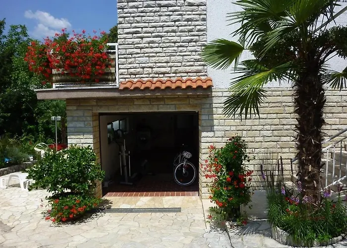 Diana, Zweieinhalbzimmer Apartment